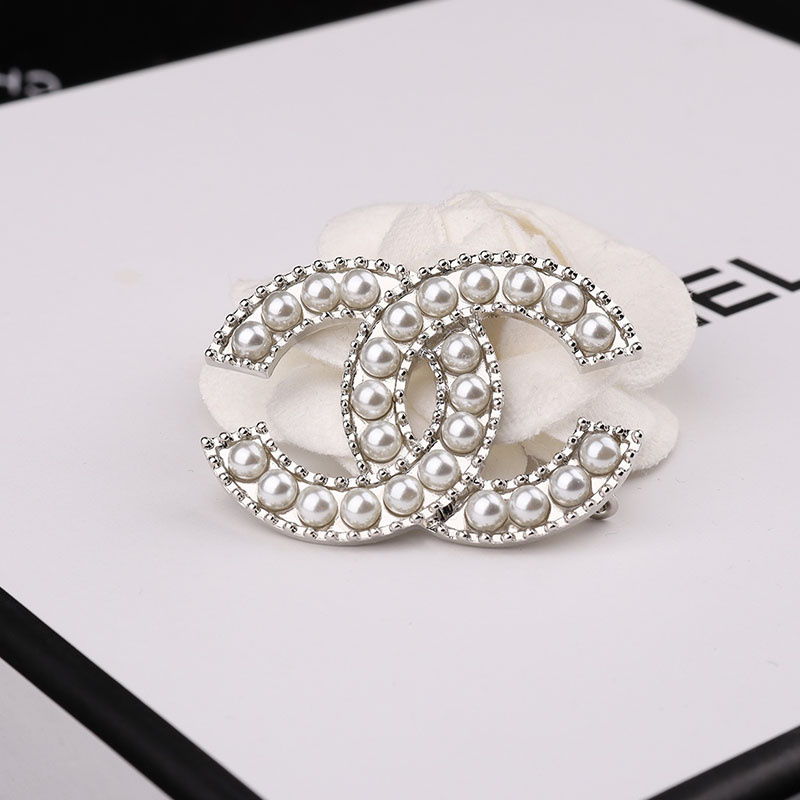 

Silver Fashion Elegant Geometric Pearl Brooch