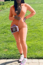 オレンジ色のカジュアルなソリッドジッパー刺繍ハーフAタートルネックレギュラージャンプスーツ