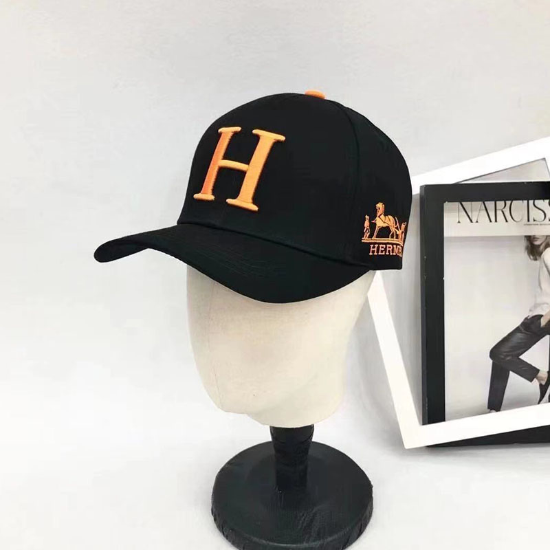 

Black Fashion Street Letter Embroidered Hat