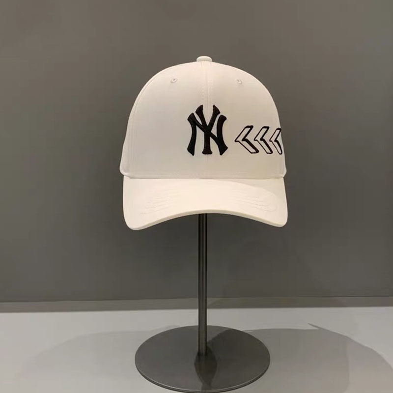 

White Fashion Street Letter Embroidered Hat