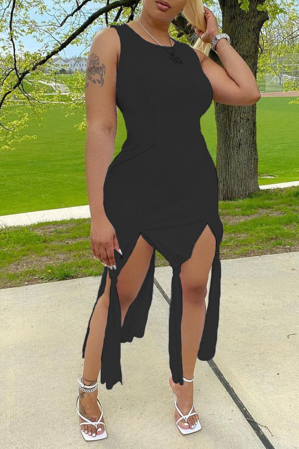 Черное повседневное однотонное платье в стиле пэчворк с разрезом и U-образным вырезом