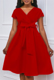 Mode décontractée rouge solide avec nœud col en V robes ligne A