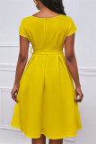 Vestidos casuais amarelos moda sólida com laço decote em uma linha