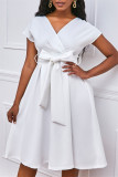 Weiße, modische, lässige, solide Kleider mit Schleife und V-Ausschnitt in A-Linie