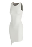 Белое повседневное однотонное асимметричное платье-майка с круглым вырезом