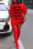 Rotes, modisches, lässiges Plus-Size-Buchstabendruck-Basic-Kleid mit O-Ausschnitt und kurzen Ärmeln
