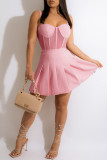 ピンクのファッションセクシーなソリッドパッチワークシースルーバックレススパゲッティストラッププリーツドレス