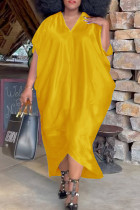 Vestido de manga corta con cuello en V asimétrico sólido de talla grande informal amarillo de moda