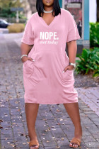 Vestido de manga corta con cuello en V básico con estampado de letras casual rosa