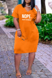 Vestido de manga curta casual moda laranja com estampa de letras básica decote em V