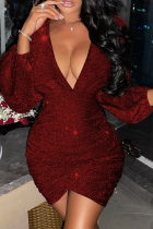 Бордовое сексуальное однотонное яркое шелковое платье с V-образным вырезом