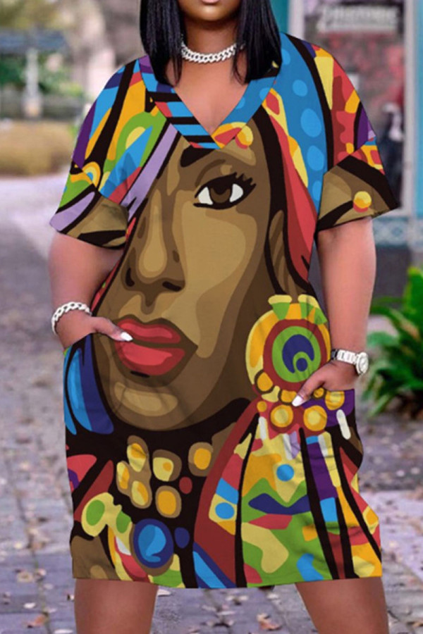 Vestidos rectos con cuello en V y patchwork con estampado callejero informal multicolor