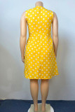 Gelber, modischer, lässiger Punktdruck in Übergröße mit ärmellosem Kleid mit Schleife und O-Ausschnitt