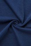 T-shirt con scollo a V con spacco patchwork in nappa con stampa di strada sexy blu intenso