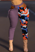 Pantaloni patchwork a matita a vita alta con stampa mimetica con stampa sexy alla moda viola