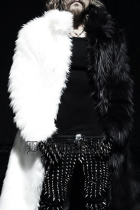 Capispalla con colletto alla rovescia di base con tasca patchwork casual alla moda in bianco e nero