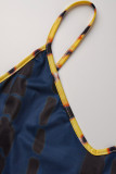 Macacão regular com estampa casual azul celeste com decote em V básico