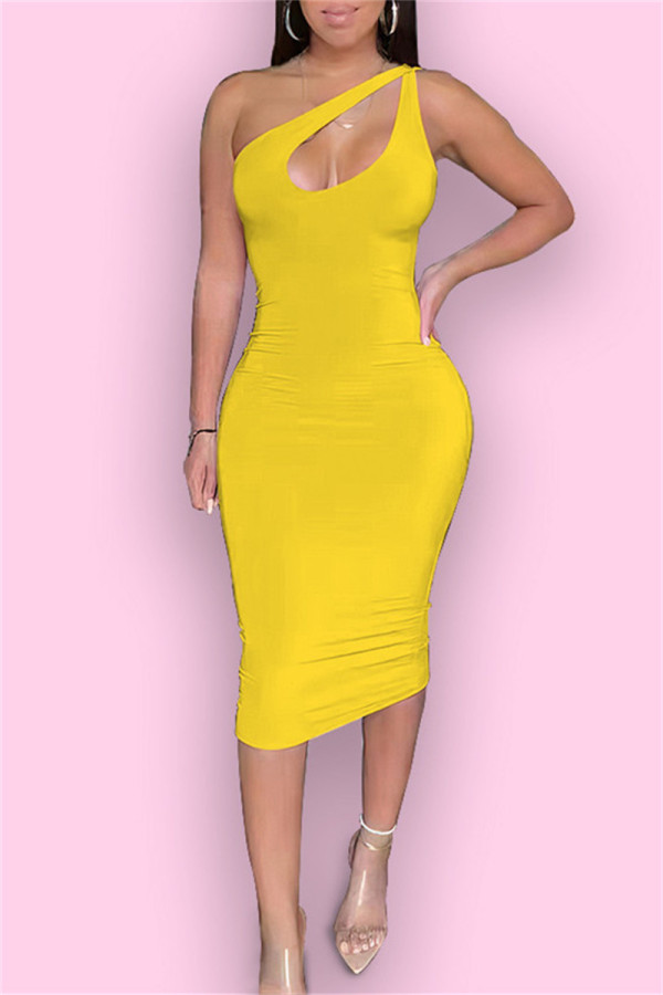 Vestido sin mangas de un hombro sin espalda ahuecado sólido casual sexy amarillo