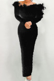 Vestido de noche con hombros descubiertos y plumas de patchwork liso elegante negro Vestidos