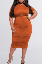 Vestido de manga corta con cuello en O y pliegues sólidos de talla grande informal de moda naranja