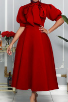 Красное элегантное однотонное вечернее платье в стиле пэчворк с круглым вырезом