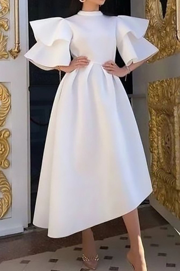 Белое повседневное элегантное однотонное вечернее платье в стиле пэчворк с воланами на пол-водолазки Платья