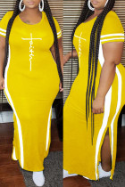 Vestido de manga corta con cuello en O y abertura con estampado de talla grande informal amarillo de moda