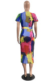 Vestido de manga curta estampado casual moda multicolorida com cinto decote em v