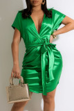 Vestidos retos verdes elegantes em patchwork sólido com decote em V