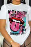 T-shirt con scollo O lettera patchwork stampata con labbra di strada nere di moda