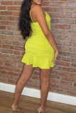 黄色のセクシーな固体パッチワーク フラウンス折りスパゲッティ ストラップ ワン ステップ スカート ドレス