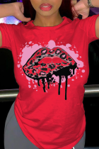 Camisetas con cuello en O de patchwork estampado de labios de calle de moda roja