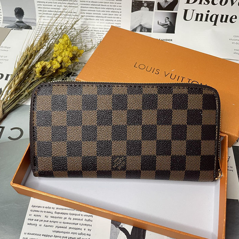 

Brown Fashion Street Print Letter Purses