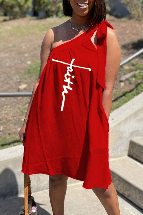 Robes trapèze à col oblique décontracté imprimé patchwork rouge