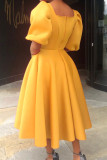 Желтое элегантное однотонное вечернее платье с квадратным воротником в стиле пэчворк Платья