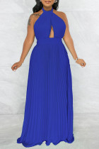 ブルーのエレガントなソリッドパッチワークバックレスフォールドホルターストレートドレス