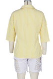 Tops casuales con estampado de rayas y patchwork con hebilla y cuentas con cuello vuelto amarillo