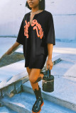 Schwarzes, lässig bedrucktes Patchwork-T-Shirt-Kleid mit V-Ausschnitt