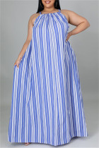Светло-голубое модное повседневное платье больших размеров в полоску с принтом на спине и круглым вырезом без рукавов