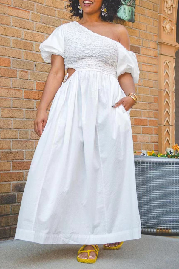 Белые модные однотонные платья с юбкой на одно плечо