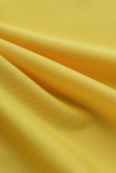 Duas peças amarelas estampadas patchwork com decote em O sem mangas