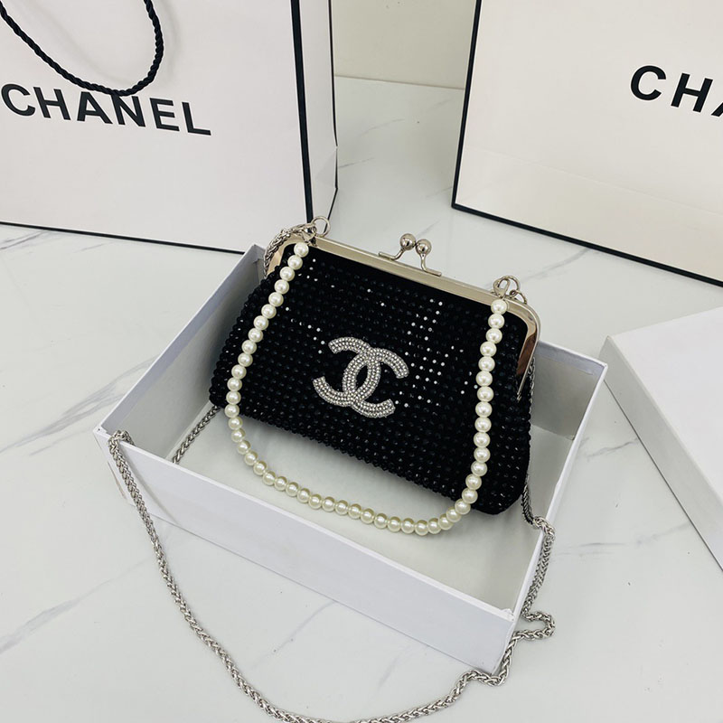 

Black Fashion Celebrities Letter Chains Bags
