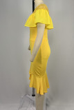 Желтые рабочие однотонные асимметричные платья с круглым вырезом в стиле пэчворк с оборками