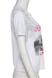 T-shirt con scollo a V patchwork con nappe con stampa casual bianca alla moda
