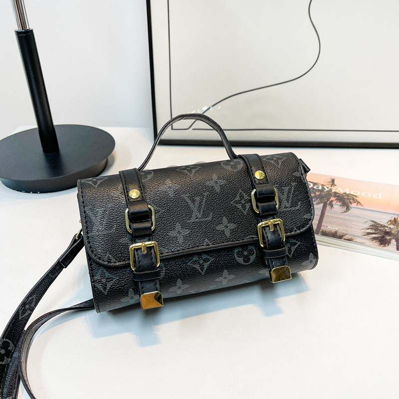 

Black Fashion Street Print Letter Bags