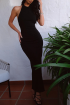 Черное сексуальное однотонное платье с открытой спиной и асимметричным платьем с лямкой на шее