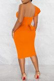 オレンジ色のファッションセクシーなソリッドパッチワーク背中の開いたスリットワンショルダーノースリーブドレス