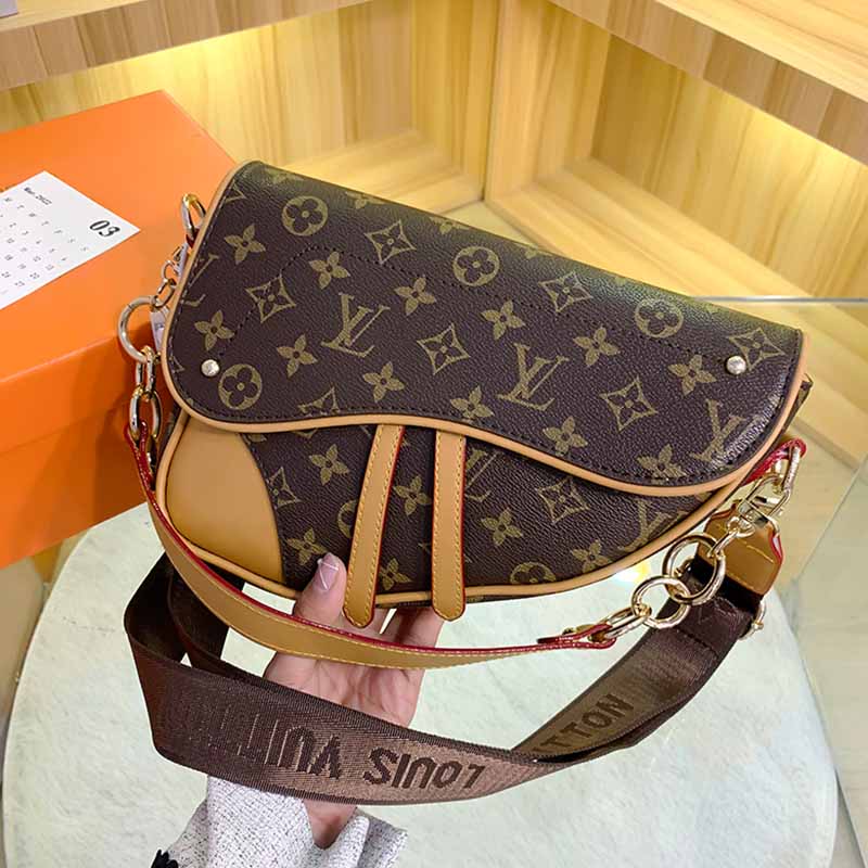 

Brown Fashion Street Letter Patchwork Bags