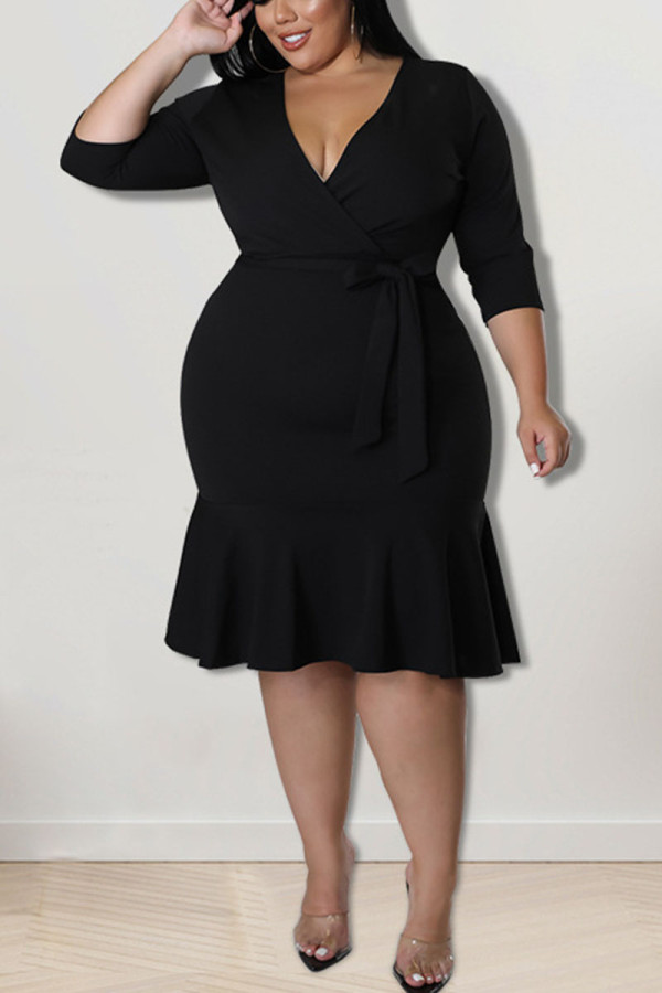 ブラックカジュアルソリッドバンデージパッチワークフラウンスVネックストレートプラスサイズのドレス