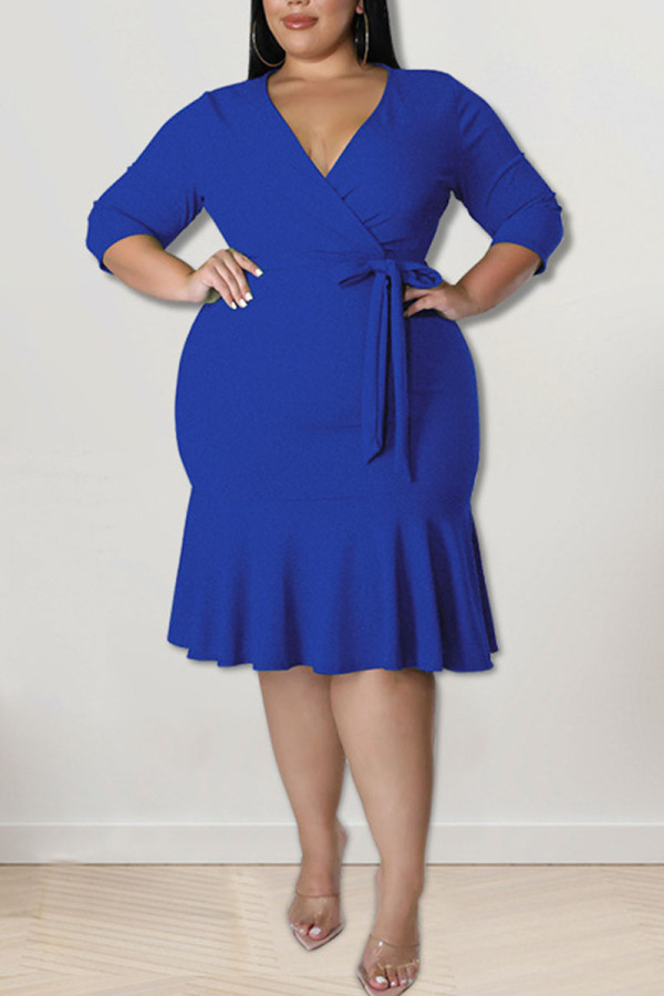 ブルーカジュアルソリッドバンデージパッチワークフラウンスVネックストレートプラスサイズのドレス